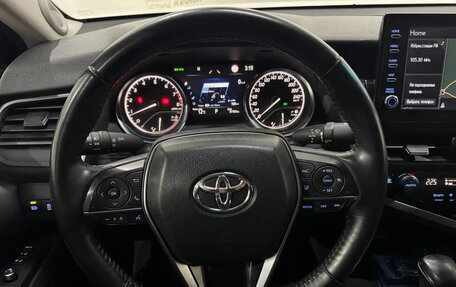 Toyota Camry, 2021 год, 3 190 000 рублей, 2 фотография