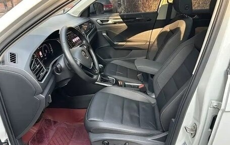 Volkswagen T-Roc I, 2022 год, 2 140 000 рублей, 6 фотография