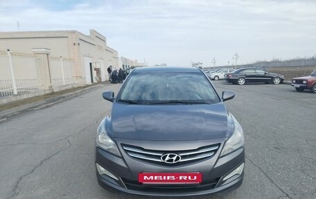 Hyundai Solaris II рестайлинг, 2015 год, 920 000 рублей, 2 фотография