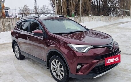 Toyota RAV4, 2016 год, 2 420 000 рублей, 2 фотография