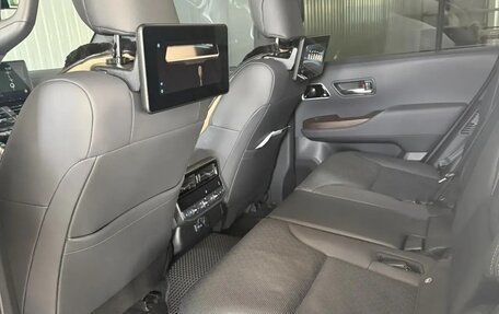 Toyota Land Cruiser, 2023 год, 10 000 000 рублей, 7 фотография