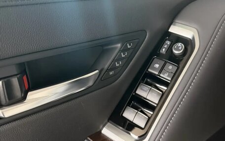 Toyota Land Cruiser, 2023 год, 10 000 000 рублей, 9 фотография