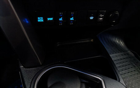 Toyota RAV4, 2019 год, 3 250 000 рублей, 18 фотография