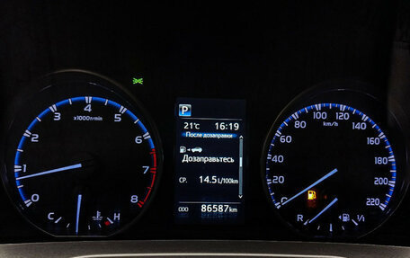 Toyota RAV4, 2019 год, 3 250 000 рублей, 22 фотография