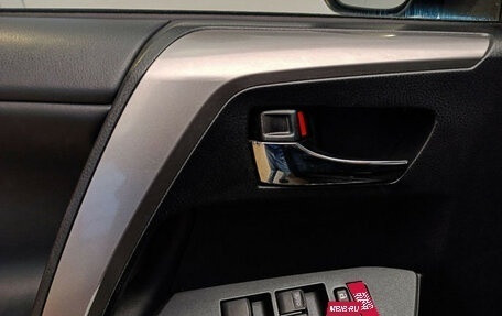 Toyota RAV4, 2019 год, 3 250 000 рублей, 11 фотография