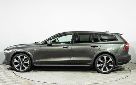 Volvo V60 Cross Country II, 2019 год, 3 299 700 рублей, 8 фотография