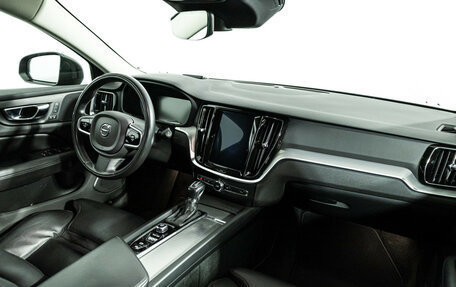 Volvo V60 Cross Country II, 2019 год, 3 299 700 рублей, 9 фотография