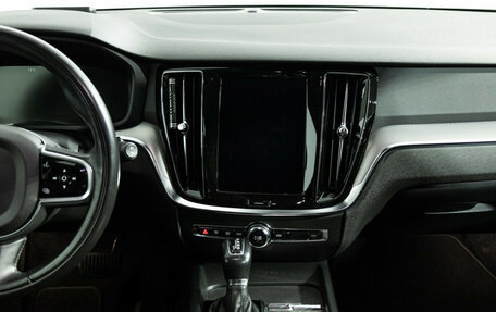 Volvo V60 Cross Country II, 2019 год, 3 299 700 рублей, 14 фотография