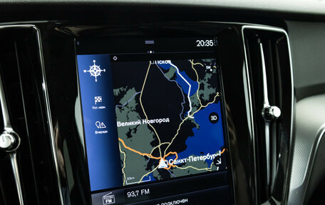 Volvo V60 Cross Country II, 2019 год, 3 299 700 рублей, 16 фотография