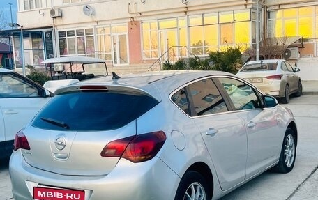 Opel Astra J, 2011 год, 550 000 рублей, 3 фотография