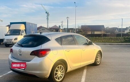 Opel Astra J, 2011 год, 550 000 рублей, 10 фотография