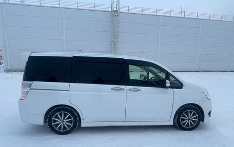 Honda Stepwgn IV, 2014 год, 1 700 000 рублей, 2 фотография