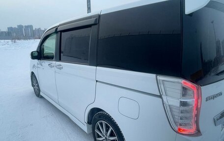 Honda Stepwgn IV, 2014 год, 1 700 000 рублей, 4 фотография