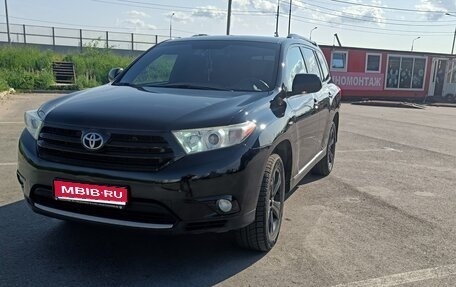 Toyota Highlander III, 2012 год, 1 780 000 рублей, 1 фотография