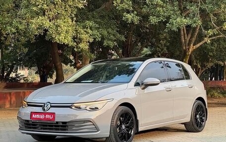 Volkswagen Golf VIII, 2022 год, 1 980 000 рублей, 1 фотография