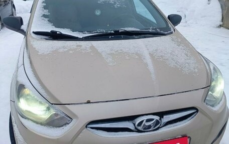 Hyundai Solaris II рестайлинг, 2014 год, 700 000 рублей, 1 фотография