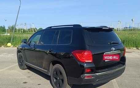 Toyota Highlander III, 2012 год, 1 780 000 рублей, 5 фотография