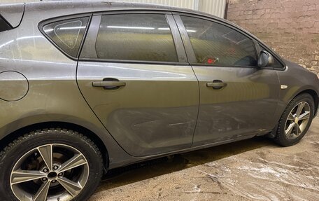 Opel Astra J, 2011 год, 520 000 рублей, 3 фотография