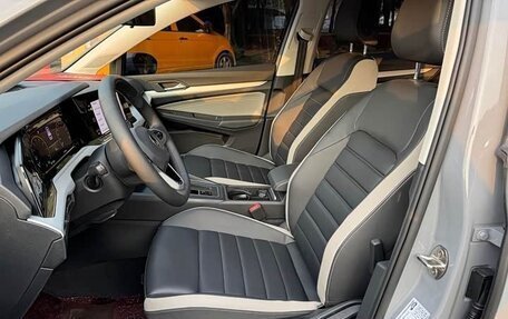 Volkswagen Golf VIII, 2022 год, 1 980 000 рублей, 7 фотография