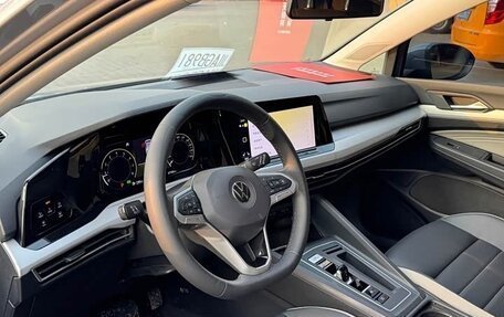 Volkswagen Golf VIII, 2022 год, 1 980 000 рублей, 10 фотография