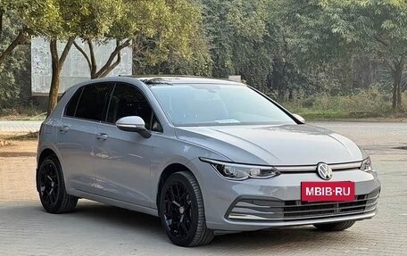 Volkswagen Golf VIII, 2022 год, 1 980 000 рублей, 3 фотография