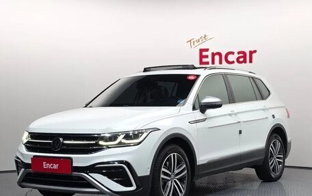 Volkswagen Tiguan II, 2022 год, 2 690 000 рублей, 12 фотография