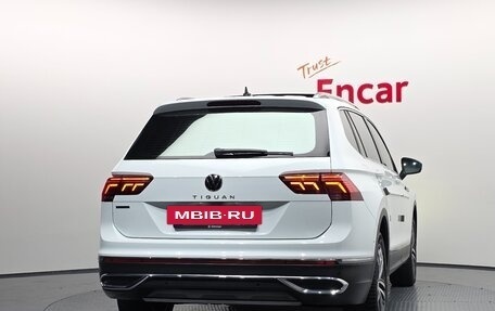 Volkswagen Tiguan II, 2022 год, 2 690 000 рублей, 4 фотография