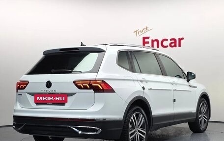 Volkswagen Tiguan II, 2022 год, 2 690 000 рублей, 10 фотография
