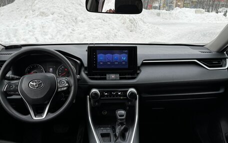 Toyota RAV4, 2021 год, 2 500 000 рублей, 13 фотография