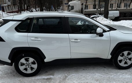 Toyota RAV4, 2021 год, 2 500 000 рублей, 5 фотография