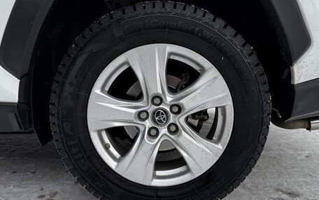 Toyota RAV4, 2021 год, 2 500 000 рублей, 19 фотография