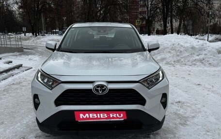 Toyota RAV4, 2021 год, 2 500 000 рублей, 2 фотография