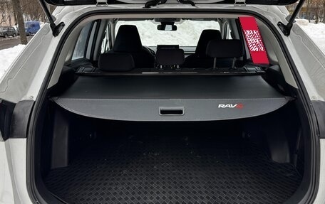 Toyota RAV4, 2021 год, 2 500 000 рублей, 21 фотография