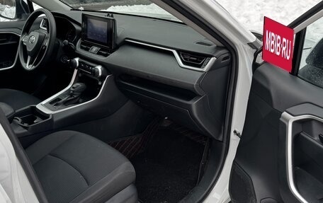 Toyota RAV4, 2021 год, 2 500 000 рублей, 16 фотография