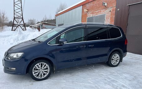 Volkswagen Sharan II, 2013 год, 1 360 000 рублей, 2 фотография