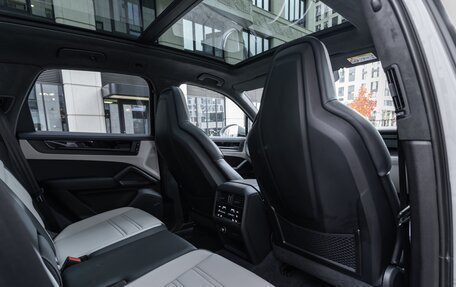 Porsche Cayenne III, 2024 год, 22 300 000 рублей, 36 фотография