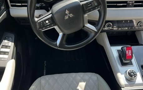 Mitsubishi Outlander, 2022 год, 2 600 000 рублей, 9 фотография