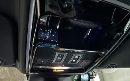 Land Rover Range Rover IV рестайлинг, 2021 год, 11 200 000 рублей, 25 фотография