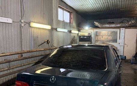 Mercedes-Benz E-Класс, 1997 год, 235 000 рублей, 3 фотография