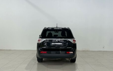 Mitsubishi Outlander III рестайлинг 3, 2014 год, 1 620 000 рублей, 4 фотография