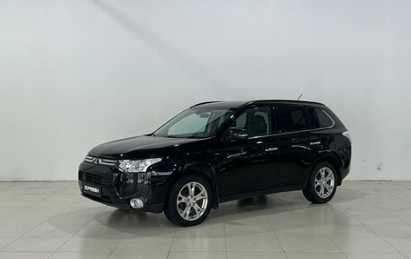 Mitsubishi Outlander III рестайлинг 3, 2014 год, 1 620 000 рублей, 6 фотография