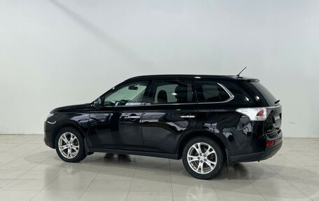 Mitsubishi Outlander III рестайлинг 3, 2014 год, 1 620 000 рублей, 2 фотография