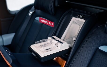 Rolls-Royce Cullinan, 2019 год, 30 700 000 рублей, 11 фотография