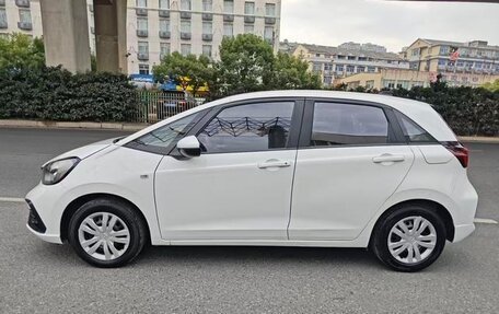 Honda Fit, 2023 год, 1 200 000 рублей, 3 фотография