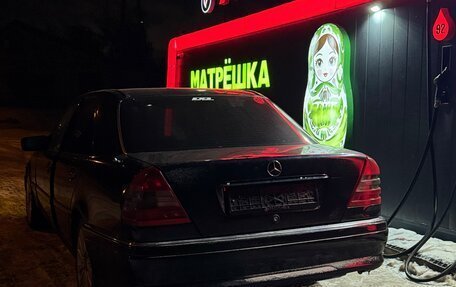 Mercedes-Benz C-Класс, 1994 год, 200 000 рублей, 2 фотография