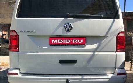 Volkswagen Transporter T6 рестайлинг, 2017 год, 3 200 000 рублей, 4 фотография