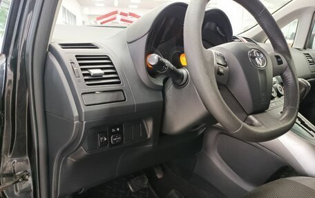 Toyota Auris II, 2011 год, 970 000 рублей, 9 фотография