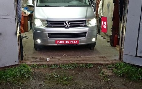 Volkswagen Caravelle T5, 2013 год, 2 000 000 рублей, 2 фотография