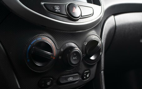 Hyundai Solaris II рестайлинг, 2014 год, 990 000 рублей, 13 фотография