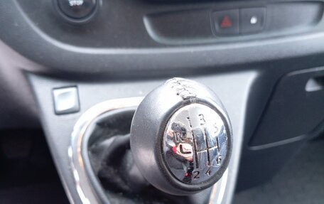 Opel Vivaro B, 2017 год, 2 100 000 рублей, 29 фотография